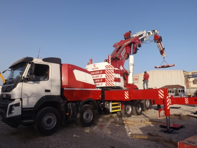 On-Board Mobile Cranes